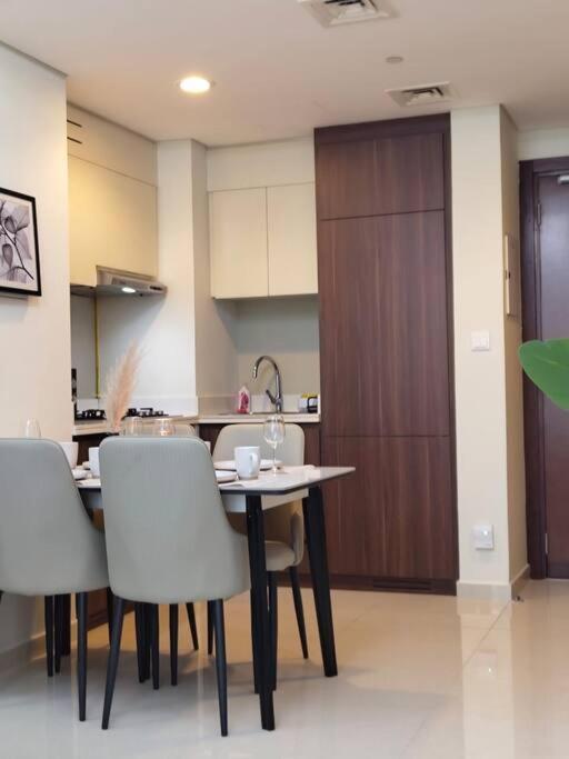 Apartment Cozy 2br Damac Vera Business Bay Dubai